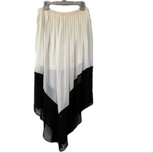 Express Size 2 black and white